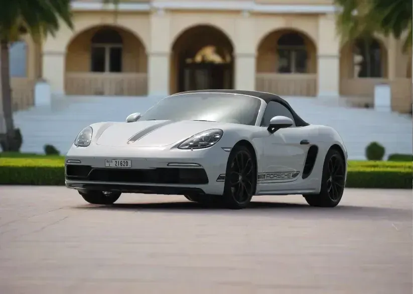 بورشه 718 Boxster موديل 2025 أو ما يماثلها